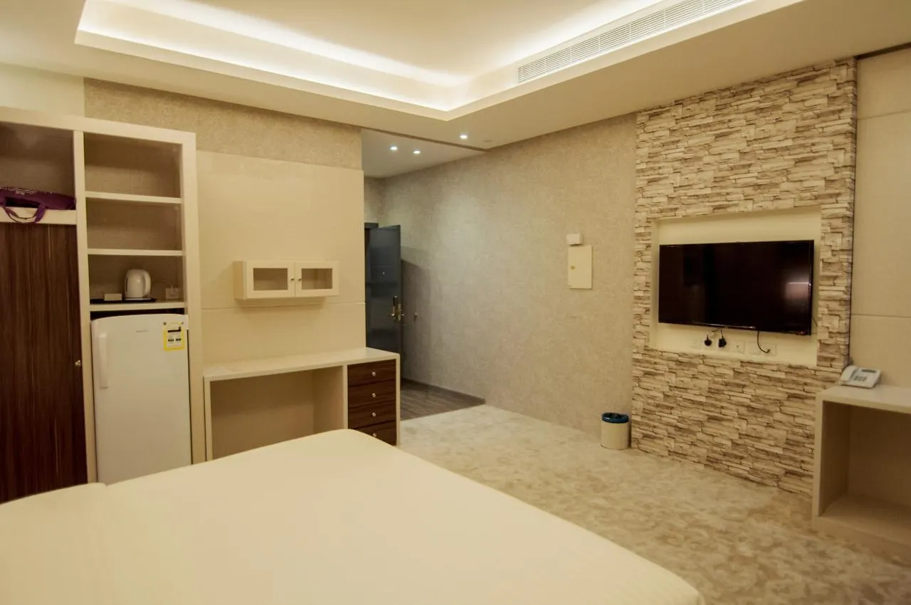 Elite Suites Hotel - Al Sahafah 리야드 아파트호텔